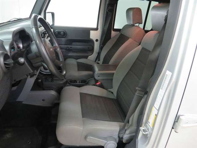 Jeep Wrangler Unlimited 2010 photo 7